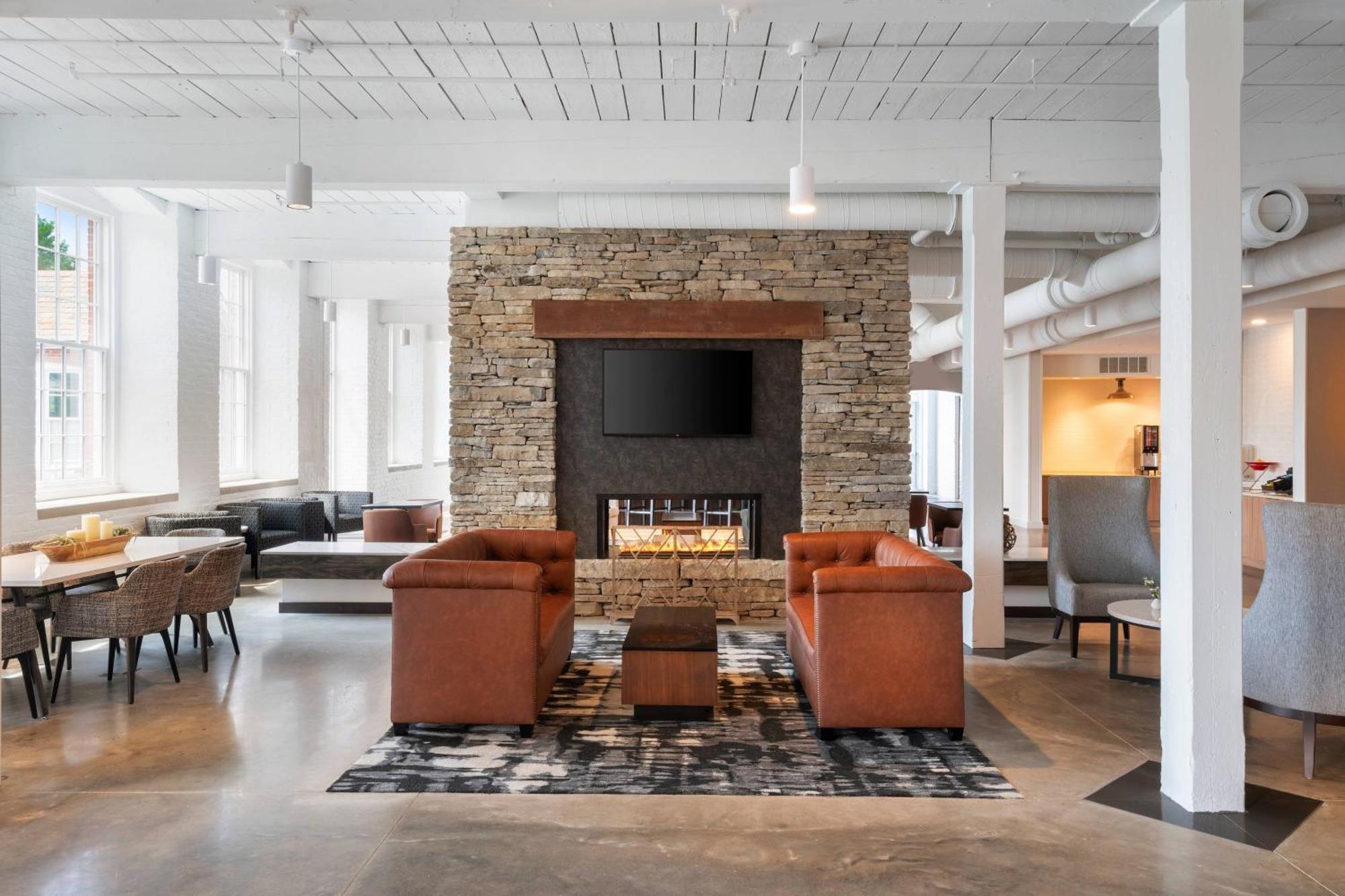 Fairfield Inn & Suites Madison Historic Eagle Cotton Mill 外观 照片
