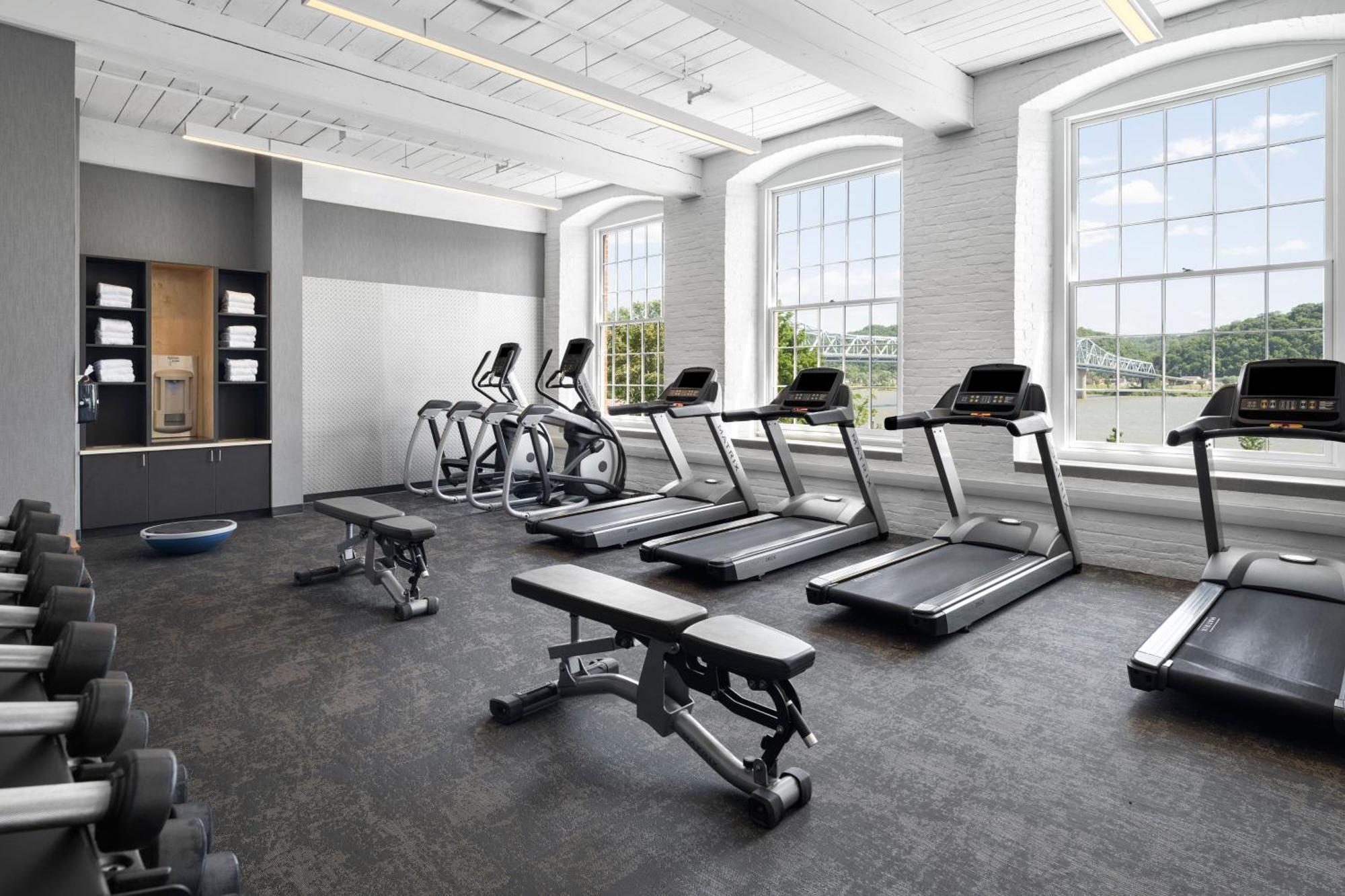 Fairfield Inn & Suites Madison Historic Eagle Cotton Mill 外观 照片
