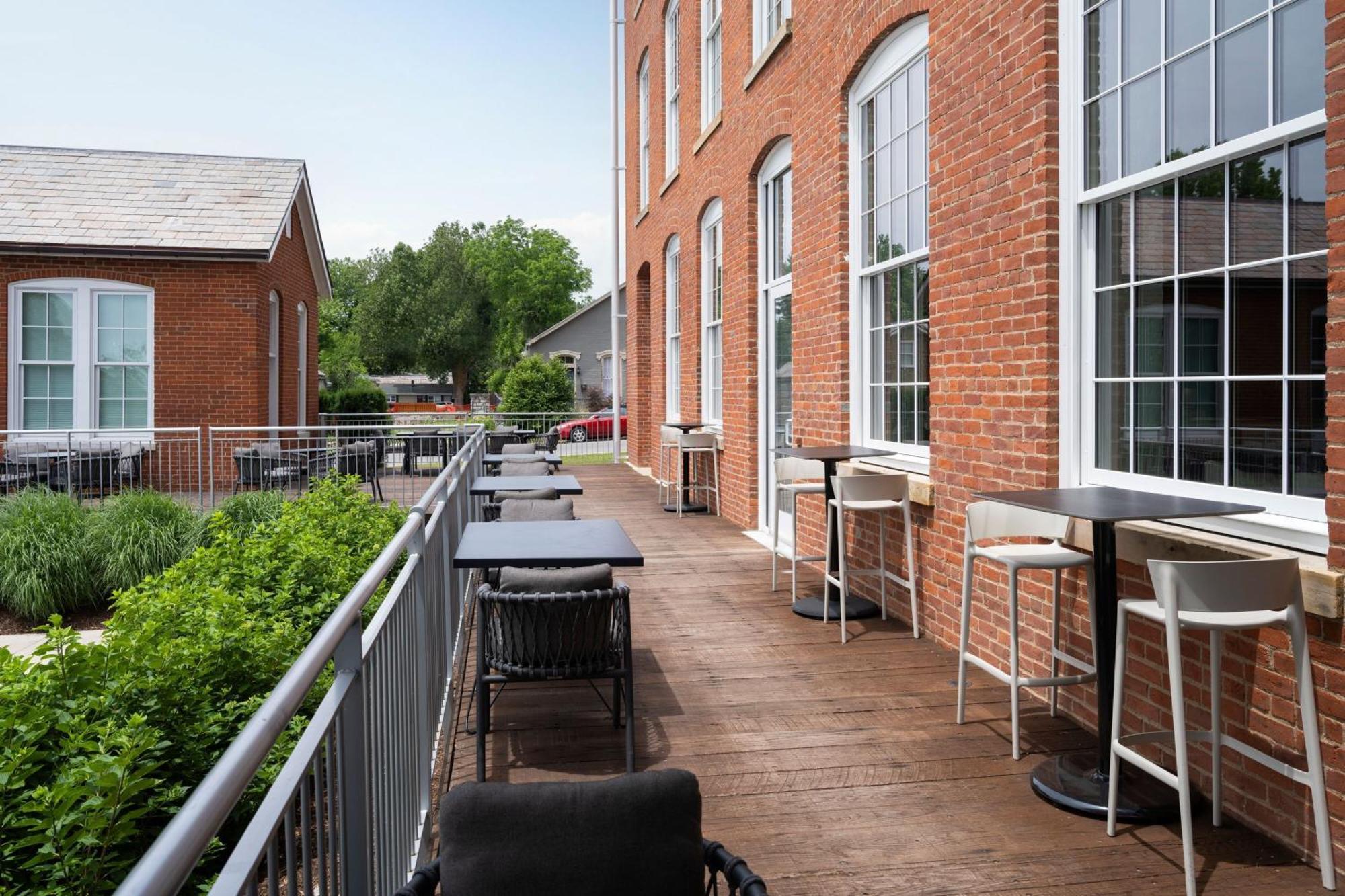 Fairfield Inn & Suites Madison Historic Eagle Cotton Mill 外观 照片