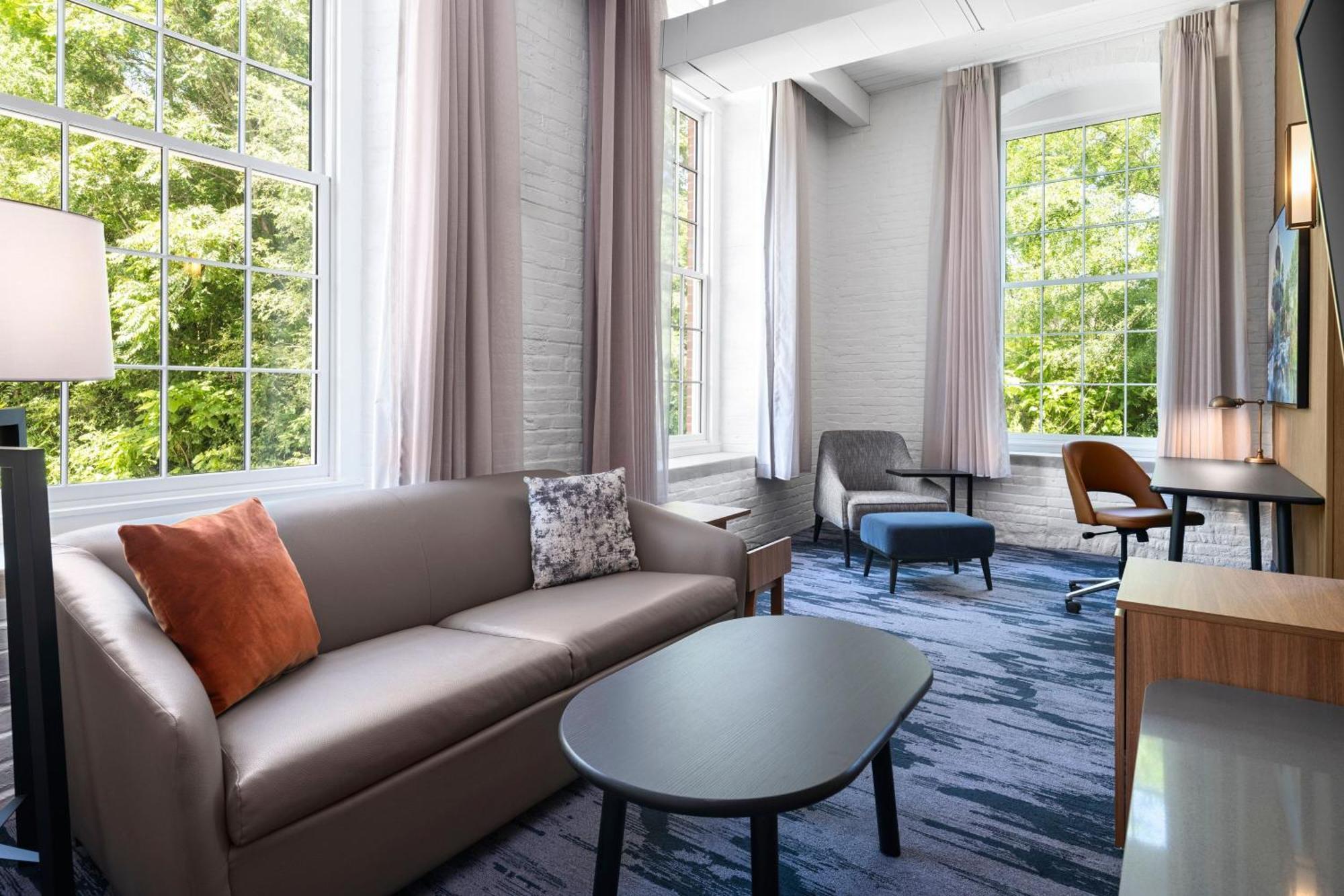 Fairfield Inn & Suites Madison Historic Eagle Cotton Mill 外观 照片