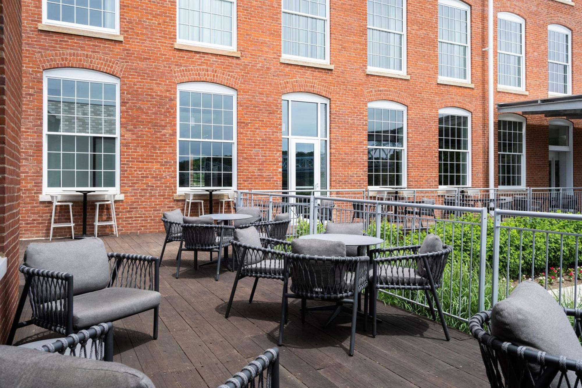 Fairfield Inn & Suites Madison Historic Eagle Cotton Mill 外观 照片