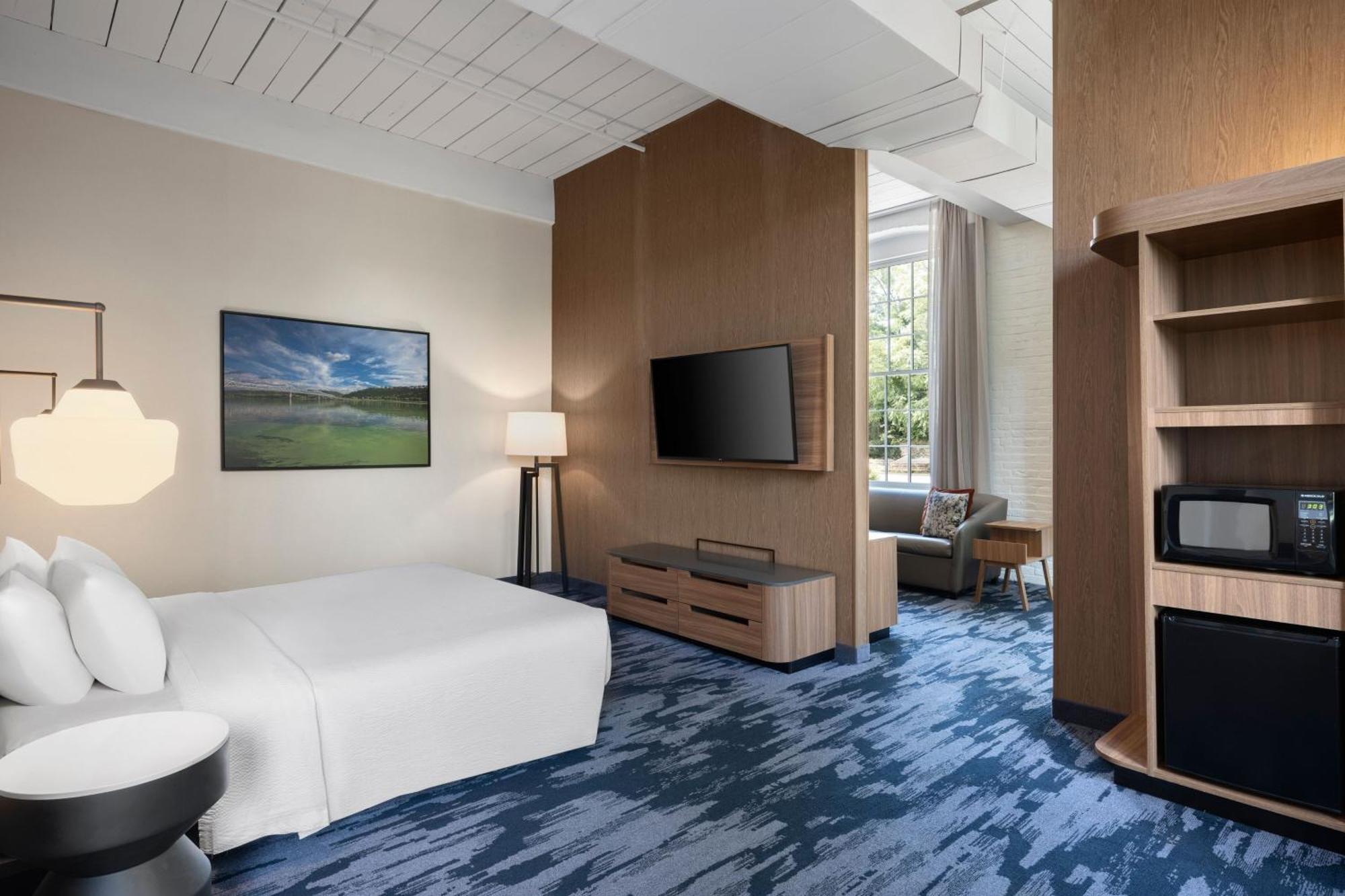 Fairfield Inn & Suites Madison Historic Eagle Cotton Mill 外观 照片