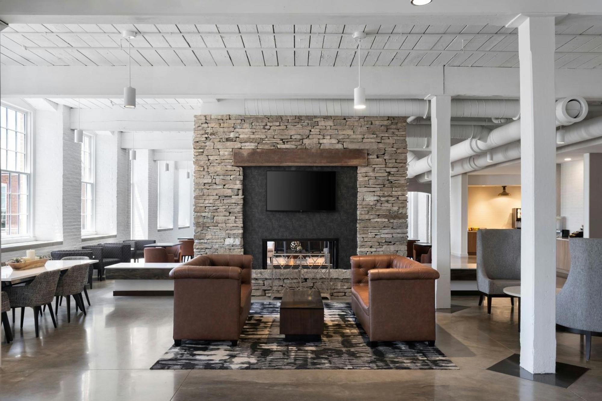 Fairfield Inn & Suites Madison Historic Eagle Cotton Mill 外观 照片